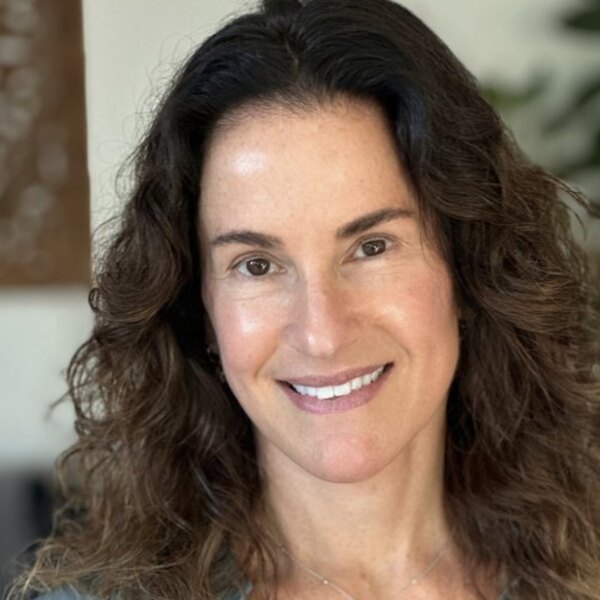 Portrait of Robyn Raskin, LCSW